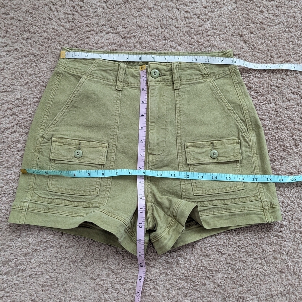 American Eagle Olive Green Stretch Highest Rise 90s Boyfriend Cargo Short Size 2 - Picture 11 of 13